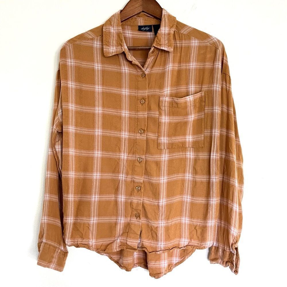 Daytrip Women’s Button Down Top Size S